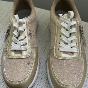 Shoes - Sneakers Size 10